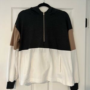 Cotton / poly blend hooded sweatshirt with pockets size large